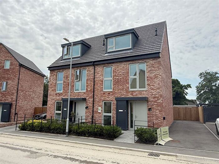 4 Bedroom Town House For Sale In Cynefin, Horwich, BL6