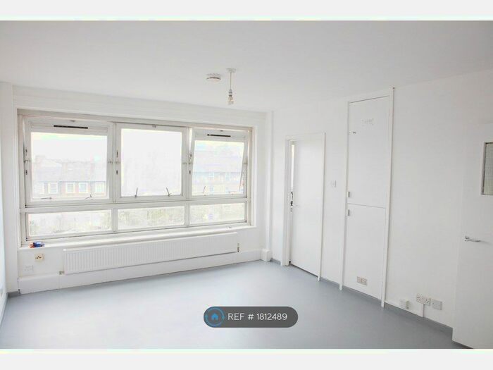 Studio To Rent In Lambfold House, London, N7