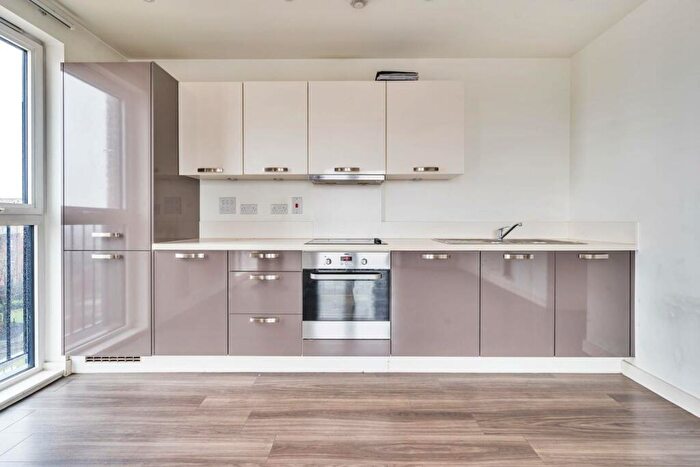 2 Bedroom Flat To Rent In Hayling Way, Edgware, HA8