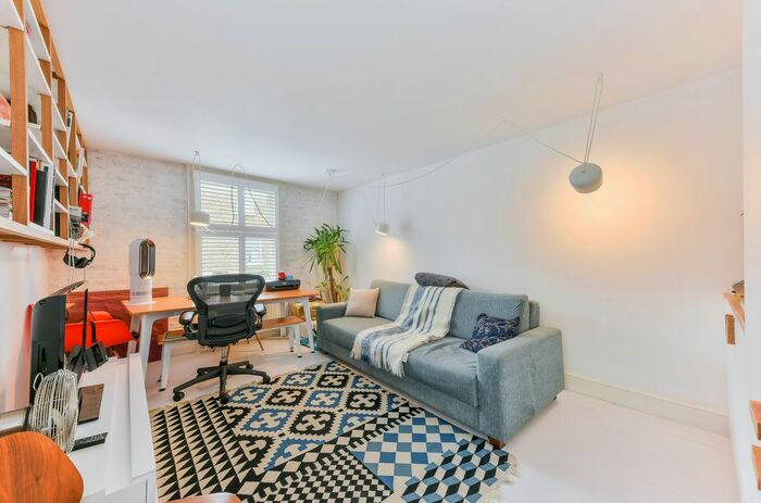 1 Bedroom Flat To Rent In Ballater Road, SW2