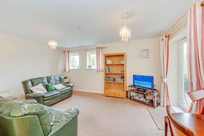 2 Bedroom Flat For Sale In Dyche Road, White Willows, S8