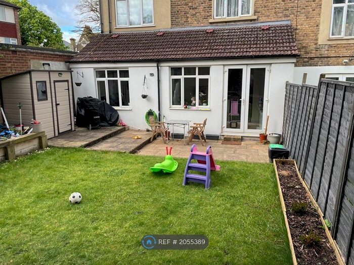 2 Bedroom Flat To Rent In Moreton Road, South Croydon, CR2