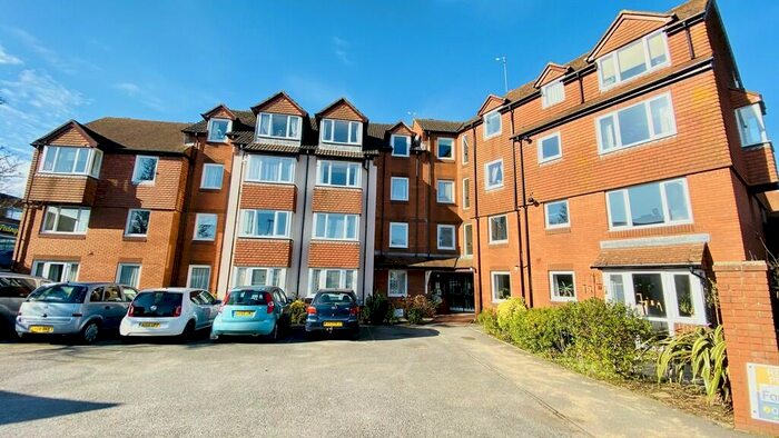 1 Bedroom Apartment To Rent In Charles Street, Petersfield, GU32