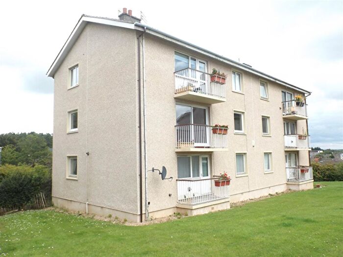 2 Bedroom Flat To Rent In Whitehills Place, Glasgow, G75
