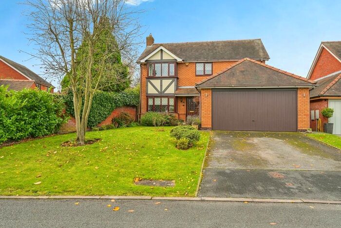 4 Bedroom Detached House For Sale In Oakwood Close, Shenstone, Lichfield, WS14