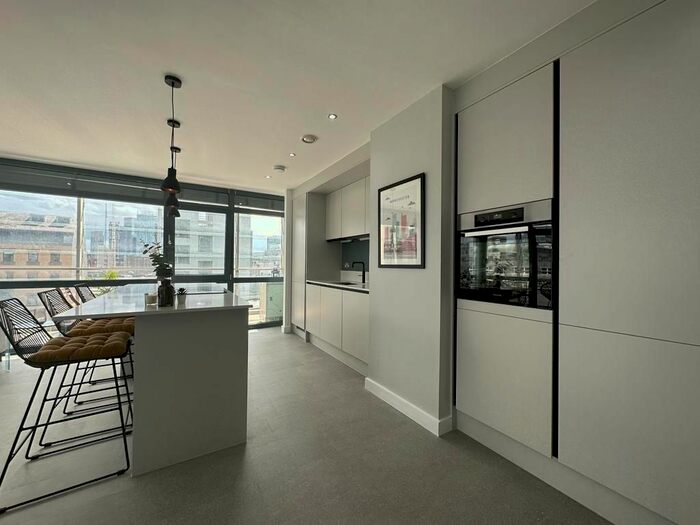 2 Bedroom Flat To Rent In Deansgate, Manchester, M3