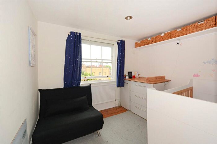 2 Bedroom Flat To Rent In Barnsbury Road, Barnsbury, N1