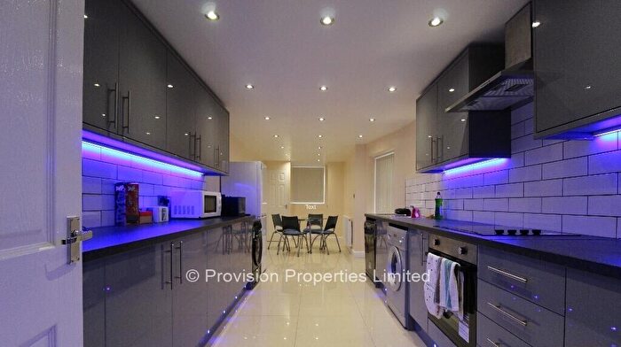 4 Bedroom Flat To Rent In Regent Park Avenue, Hyde Leeds, LS6