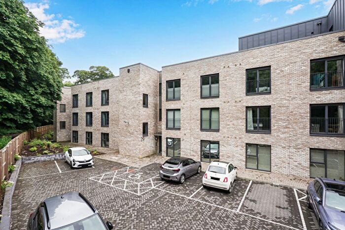 2 Bedroom Flat For Sale In / Lanark Road, Craiglockhart, Edinburgh, EH14