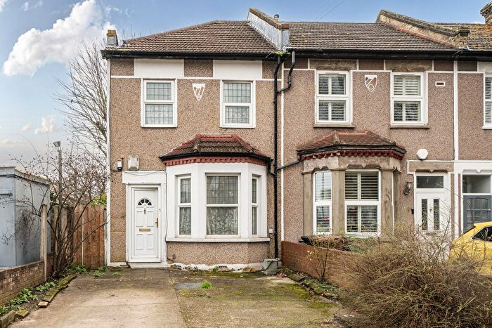 3 Bedroom End Terrace House For Sale In Kangley Bridge Road, London, SE26