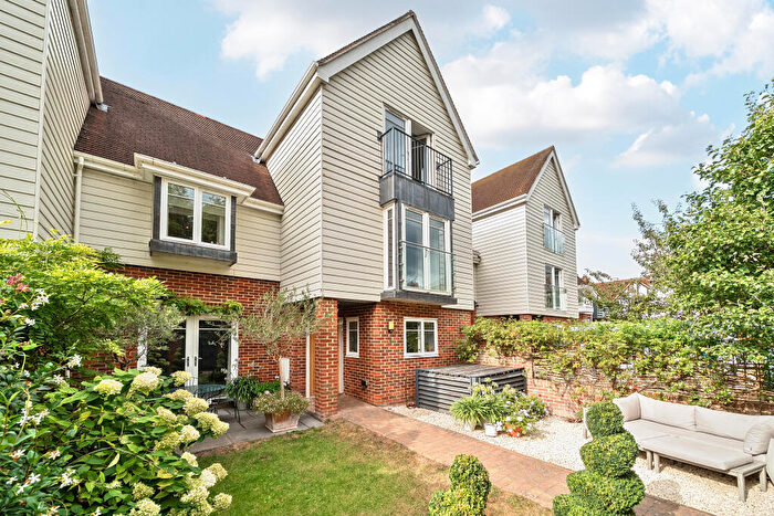 3 Bedroom Terraced House For Sale In Draymans Lane, Marlow, SL7