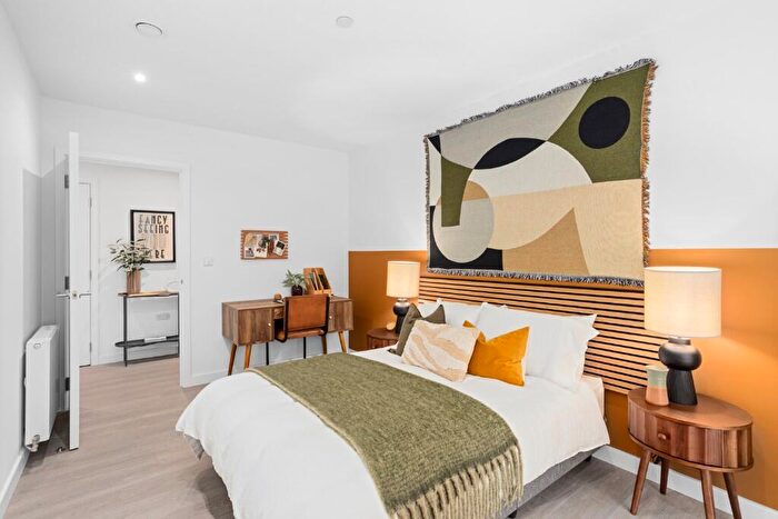 2 Bedroom Apartment For Sale In The Silkworks, London, E10