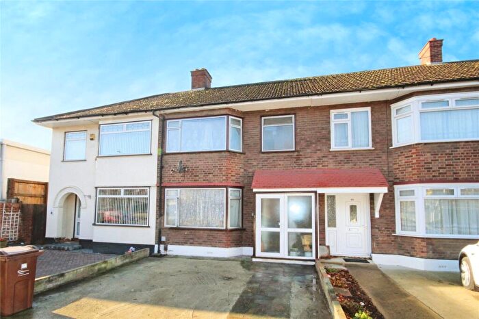 4 Bedroom Terraced House To Rent In Whalebone Lane South, Dagenham, RM8