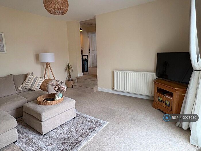 2 Bedroom Flat To Rent In Selborne Road, Bristol, BS7