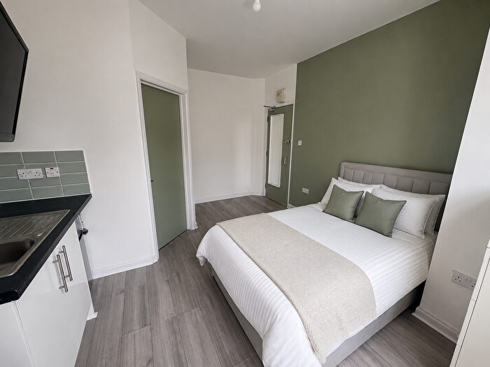 1 Bedroom Studio To Rent In Ashburnham Road, Luton, Bedfordshire, LU1
