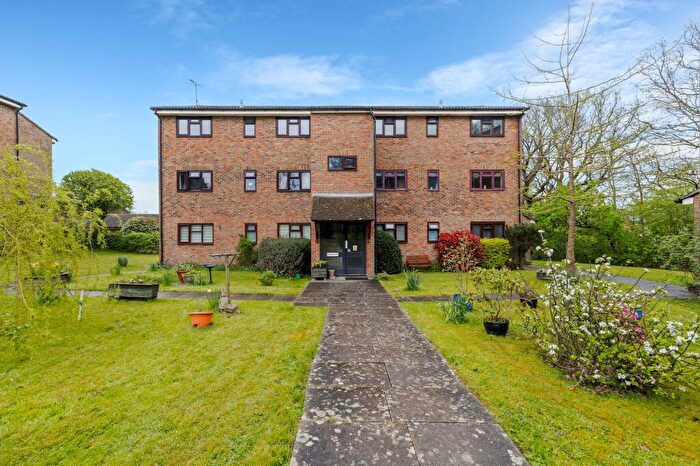 2 Bedroom Flat For Sale In Kings Way, Benjamin Lodge Kings Way, RH15