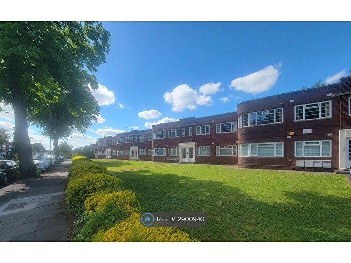 2 Bedroom Flat To Rent In Petersfield Road, Birmingham, B28