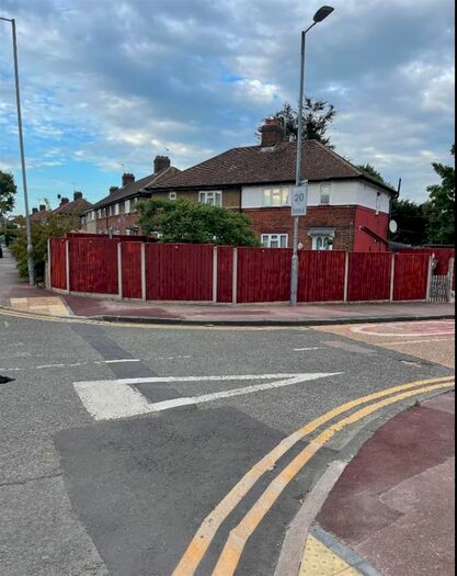 3 Bedroom Property To Rent In Dagenham Road, Dagenham, RM10