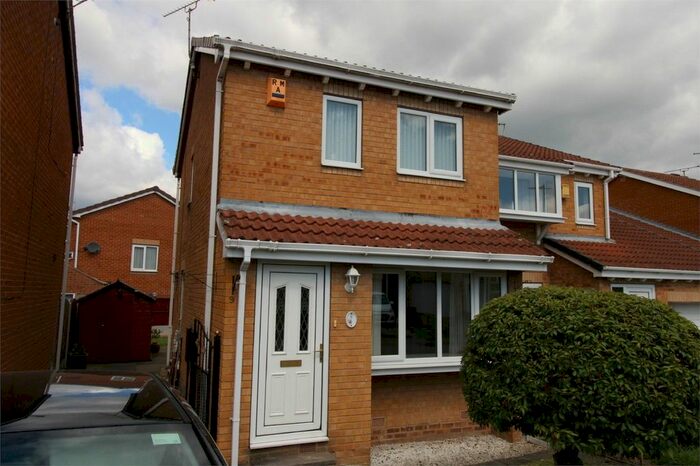 2 Bedroom Detached House To Rent In Taverner Way, High Green, Sheffield, South Yorkshire S35