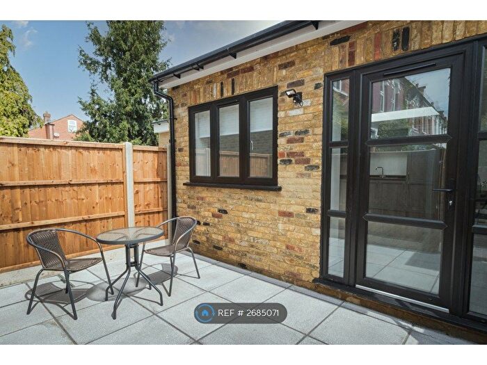 1 Bedroom Flat To Rent In Northfield Avenue, London, W13