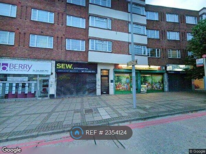 4 Bedroom Flat To Rent In Kennyland Court, Hendon, NW4