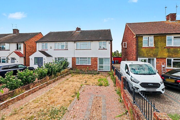 3 Bedroom Semi-Detached House For Sale In Forge Lane, Hanworth, Feltham, TW13