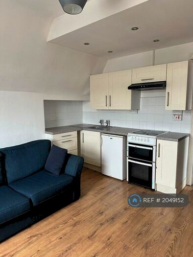 Studio To Rent In Middleton Hall Road, Birmingham, B30