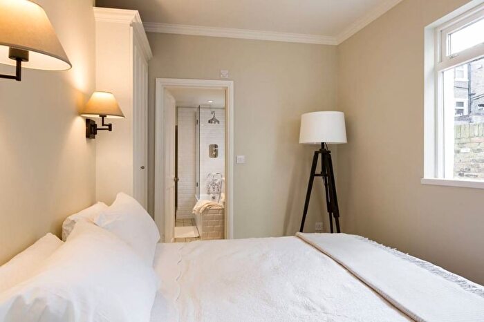 2 Bedroom Flat To Rent In Flat A, Marville Road, London, SW6