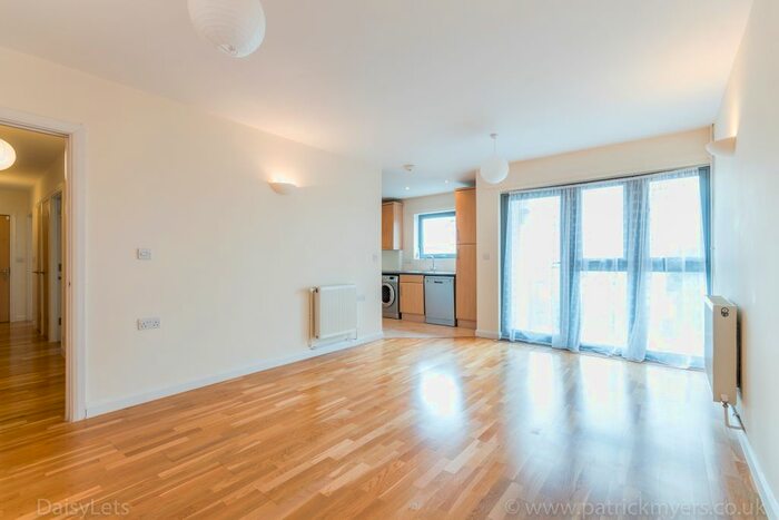 2 Bedroom Flat To Rent In Claude Monet Court, Underhill Road, East Dulwich, London, SE22