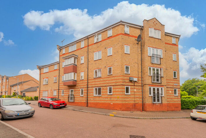 2 Bedroom Ground Flat To Rent In Parkinson Drive, Chelmsford, Essex, CM1