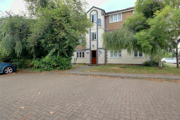 1 Bedroom Flat To Rent In Tennyson Close, Scotland Green Road, Enfield, EN3