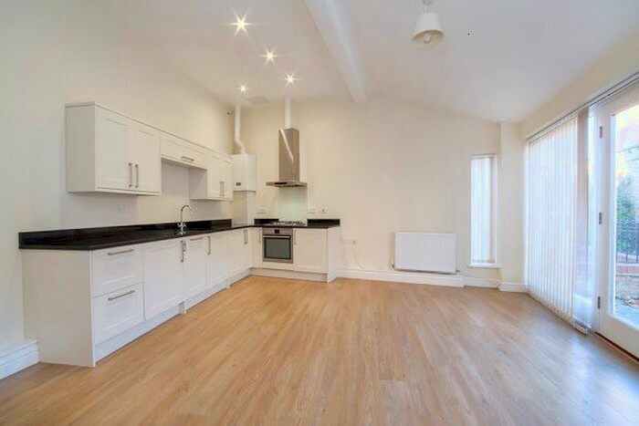 2 Bedroom Flat To Rent In Fishergate, York YO10