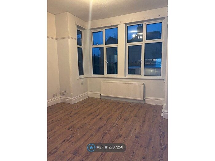 1 Bedroom Flat To Rent In Genesta Road, Westcliff-On-Sea, SS0