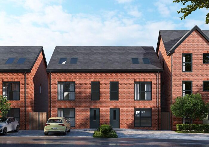 4 Bedroom Semi Detached House For Sale In Fern Lodge, Ashton-Under-Lyne, OL6