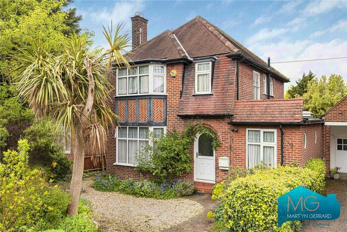 4 Bedroom Detached House For Sale In Winchmore Hill Road, London, N14