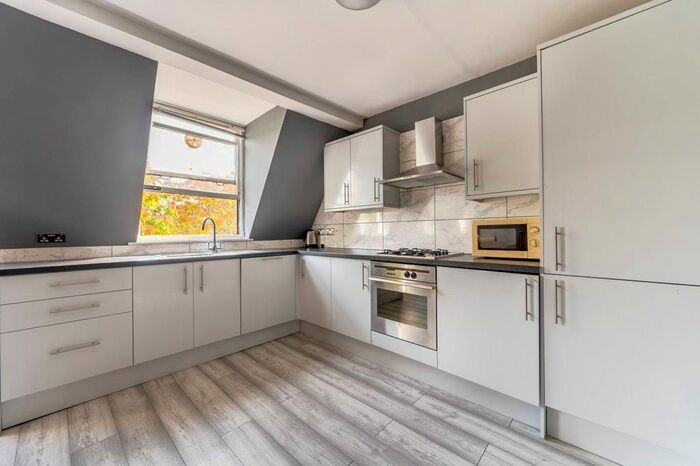 2 Bedroom Flat To Rent In Elsham Road, Holland Park, London, W14