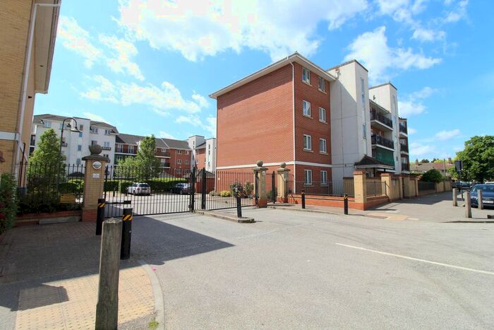2 Bedroom Flat To Rent In Hermitage Close, London, SE2