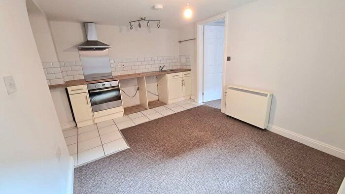 1 Bedroom Flat To Rent In Sheaf Street, Northants, NN11