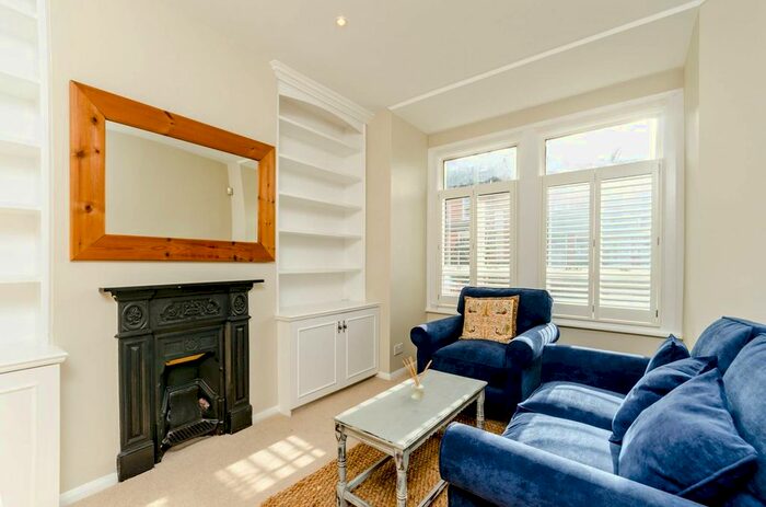2 Bedroom Flat To Rent In Balvernie Grove, Southfields, London, SW18