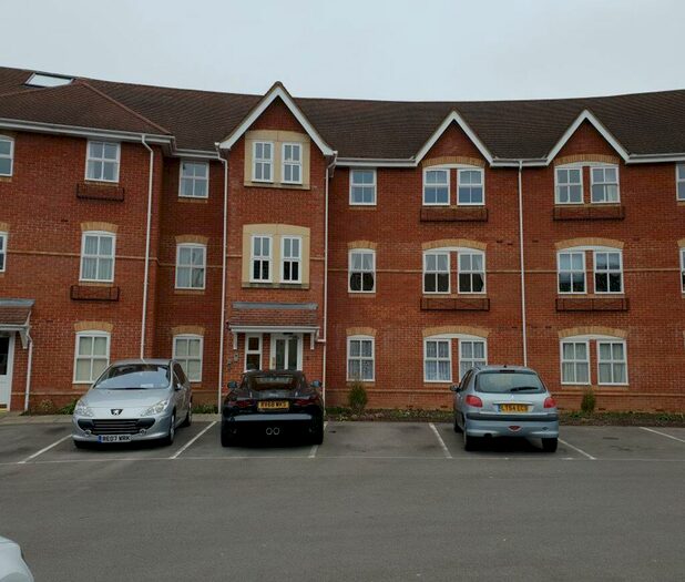 2 Bedroom Flat To Rent In Bracknell, RG42