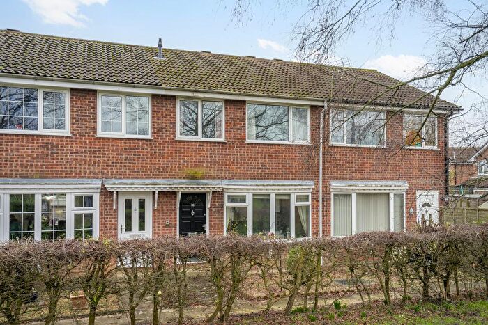 3 Bedroom Terraced House For Sale In Houndsway, York, YO24