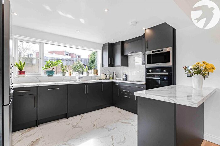 2 Bedroom Bungalow For Sale In Chartwell Close, Rochester, Kent, ME2