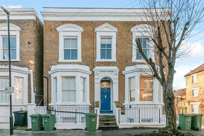 2 Bedroom Flat For Sale In Hayter Road, London, SW2