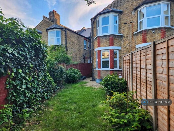 2 Bedroom Flat To Rent In Keston Road, London, N17