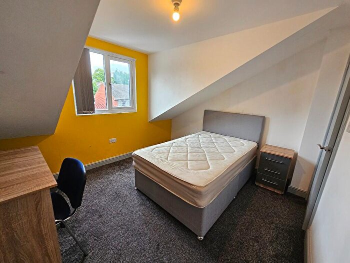 6 Bedroom Semi Detached House To Rent In Tiverton Road, Birmingham, B29