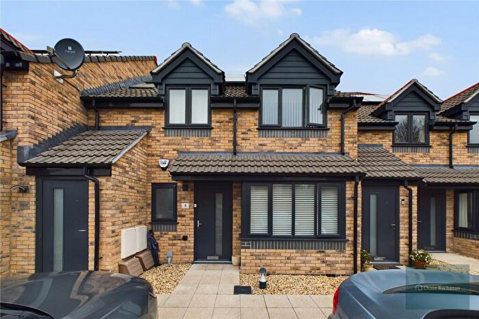 2 Bedroom Apartment To Rent In Birchwood Close, Bristol, BS16