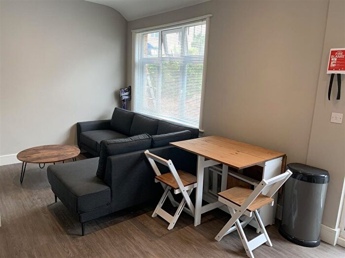 2 Bedroom Flat To Rent In Coombe Road, Brighton, BN2