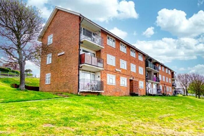 3 Bedroom Flat To Rent In Danehill Road, Brighton, BN2