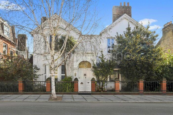 3 Bedroom Flat To Rent In Dresden Road, Archway, N19