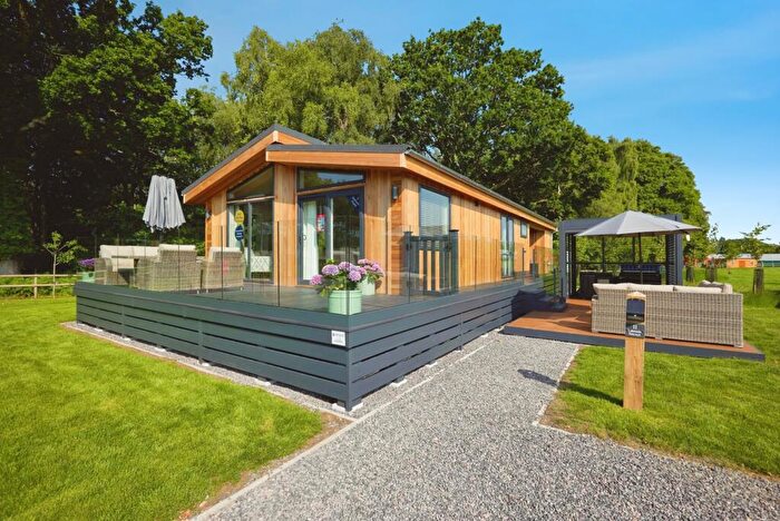 3 Bedroom Bungalow For Sale In (Lakeside Retreat ), Green Hill Farm Holiday Village, New Road, Landford, SP5
